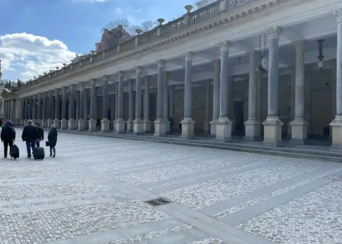 Mlýnská kolonáda, 20.4.2023, 10:00-20:00, natáčení reklamy pro Mattoni