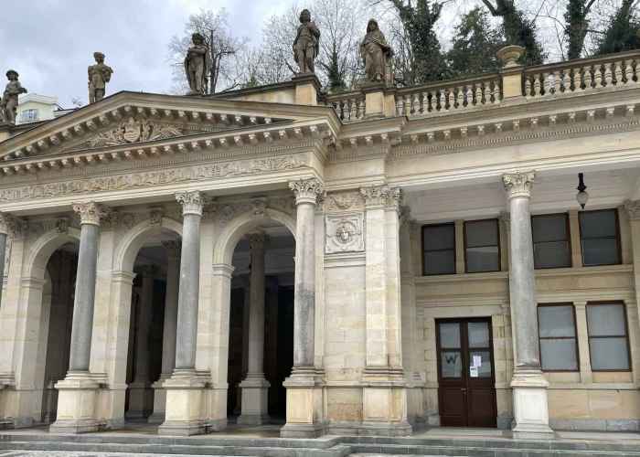 Mlýnská kolonáda, z technických důvodů uzavřeny veřejné WC