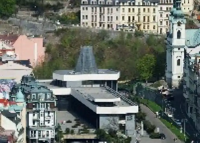Vřídelní kolonáda Karlovy Vary